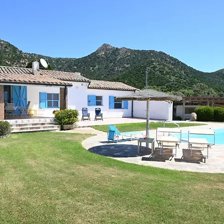 Con Piscina A Perda Longa, 2 Da Letto E 2 Bagni Villa