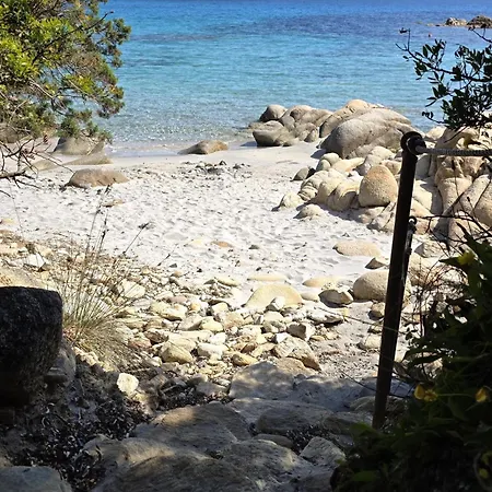 Con Piscina A Perda Longa, 2 Da Letto E 2 Bagni Chia